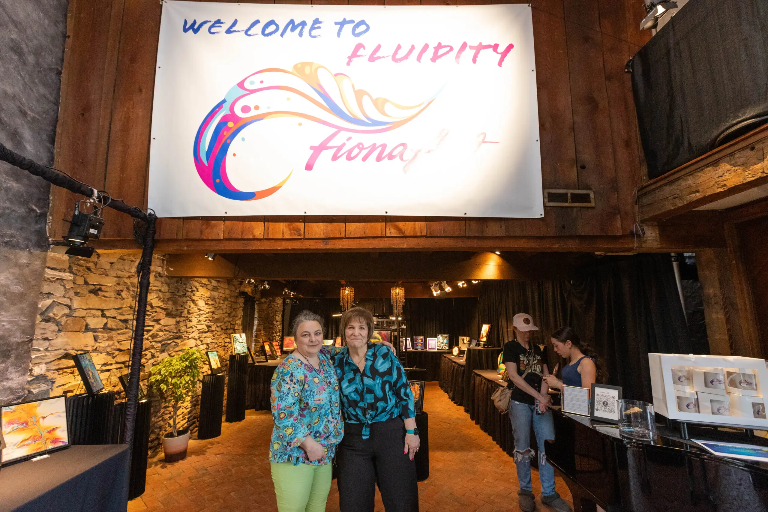Contemporary fluid art exhibition - modern abstract painting Fluidity Fiona Art_exhibition 15